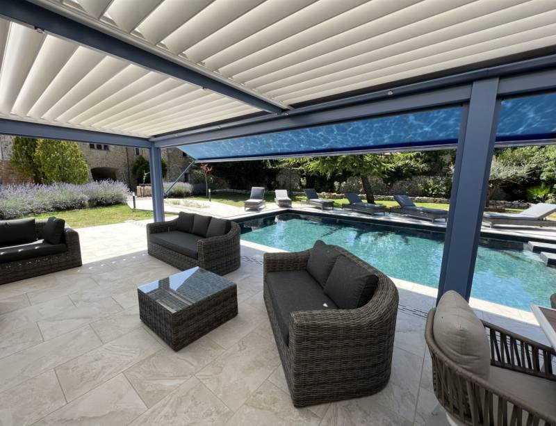Stores à projection pour pergola dans le Gard - 3d Extérieur