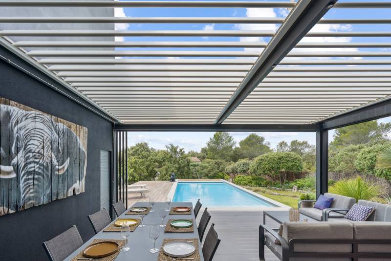 Conception de pergola sur mesure pour professionnel près de Nîmes
