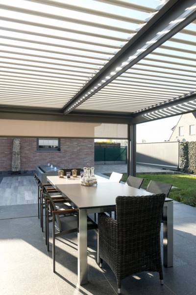 Pergola Bioclimatique Elégance dimension sur mesure installation Gard Hérault