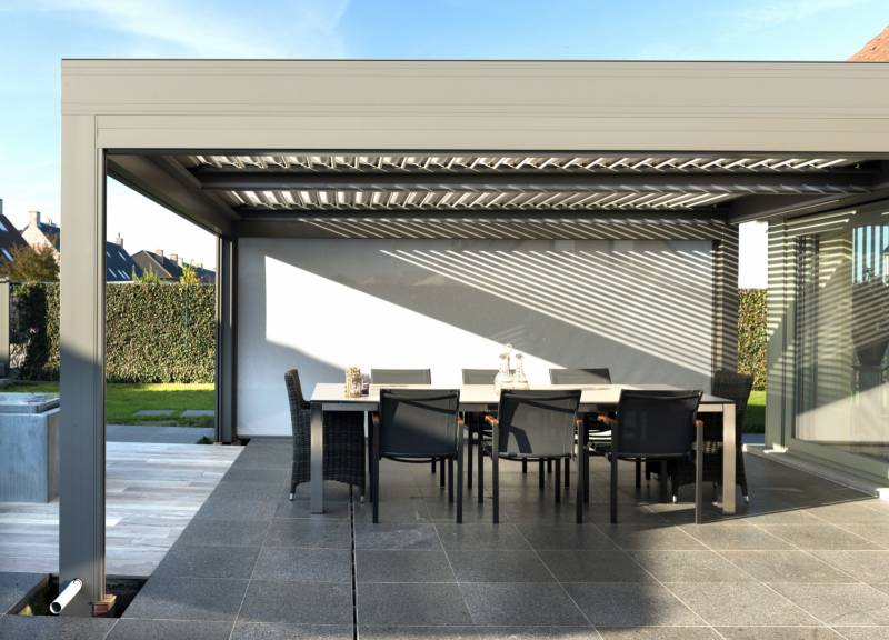 Pergola Bioclimatique Elégance finition haute-couture à Villevieille Gard