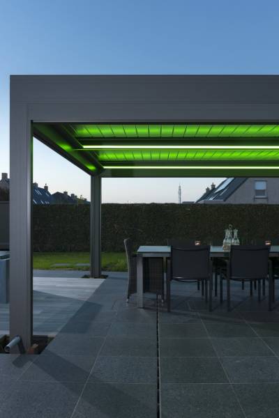 Pergola Bioclimatique Elégance structure design découpe laser Villevieille dans le Gard