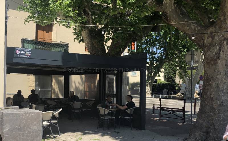 pergola bioclimatique pour le  Restaurant Pub LE CARPE DIEM  à CALVISSON (30) dans le Gard