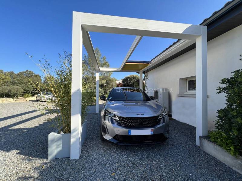 Installation adossée d'un carport une voiture fabriqué sur mesure à Beaucaire dans le Gard