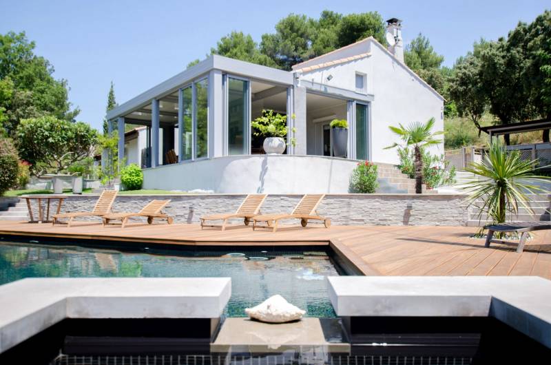 Toiture fixe ou toiture découvrable rétractable, Pergola ou Veranda une extension d’habitation isolée