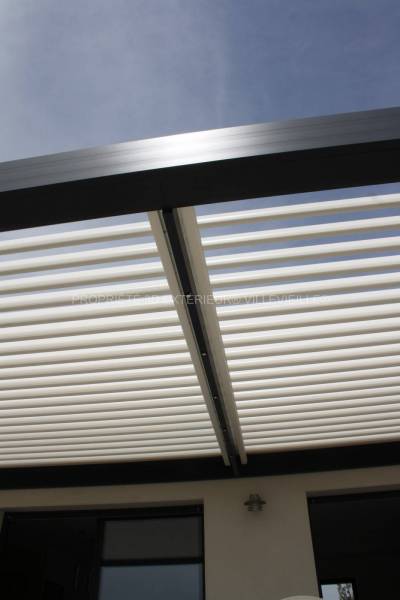 Où trouver une bonne entreprise pour la pose de pergola à lames orientables près de Montpellier dans l'Hérault?