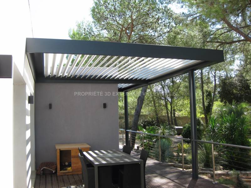 Installation d'une pergola bioclimatique avec poteaux existants