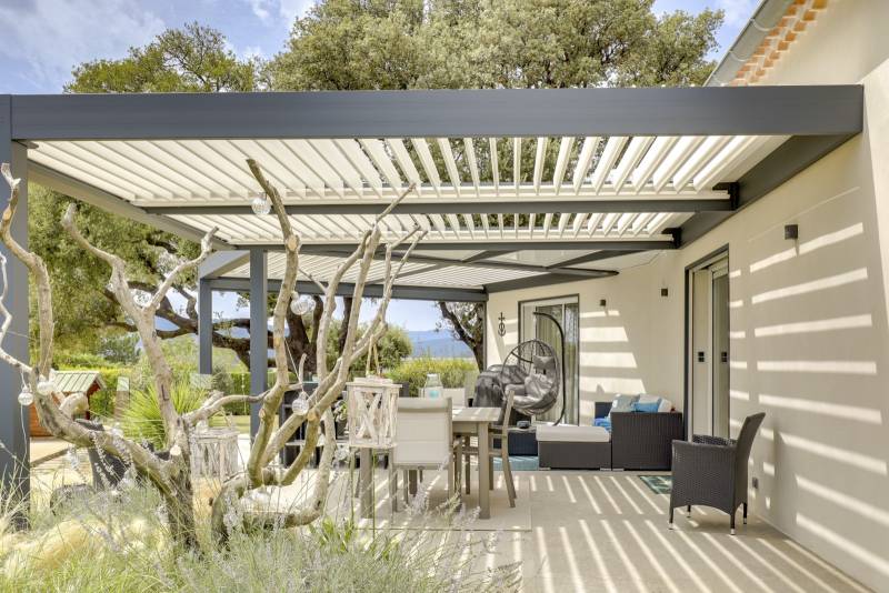 Transformez votre terrasse avec pergola à lames orientables entre Anduze et Vézénobres