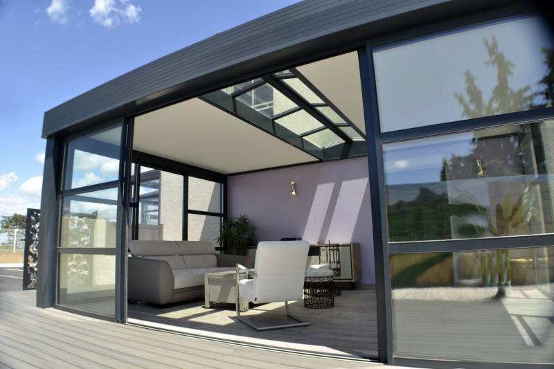 Augmentez  votre surface habitable avec une extension de maison sur-mesure au design intemporel.