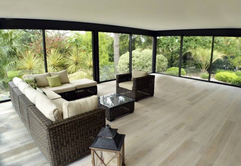 Augmentez  votre surface habitable avec une extension de maison sur-mesure au design intemporel.