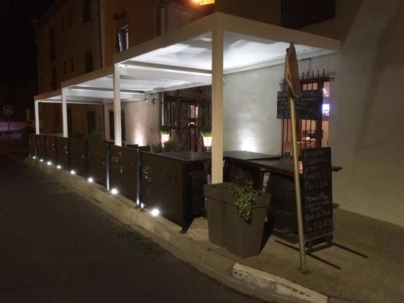 Pergola  Bioclimatique pour le restaurant Le Vieux Four à Nézignan - L’Evêque (34)