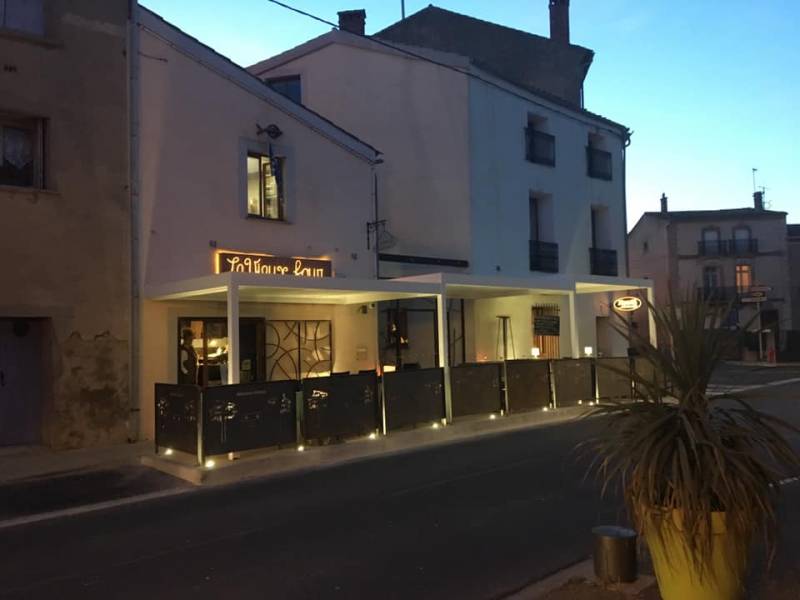 Pergola  Bioclimatique pour le restaurant Le Vieux Four à Nézignan - L’Evêque (34)