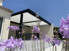 Notre zone d'activité pour ce service Construction d'une pergola moderne à toit plat avec volets roulants intégrés